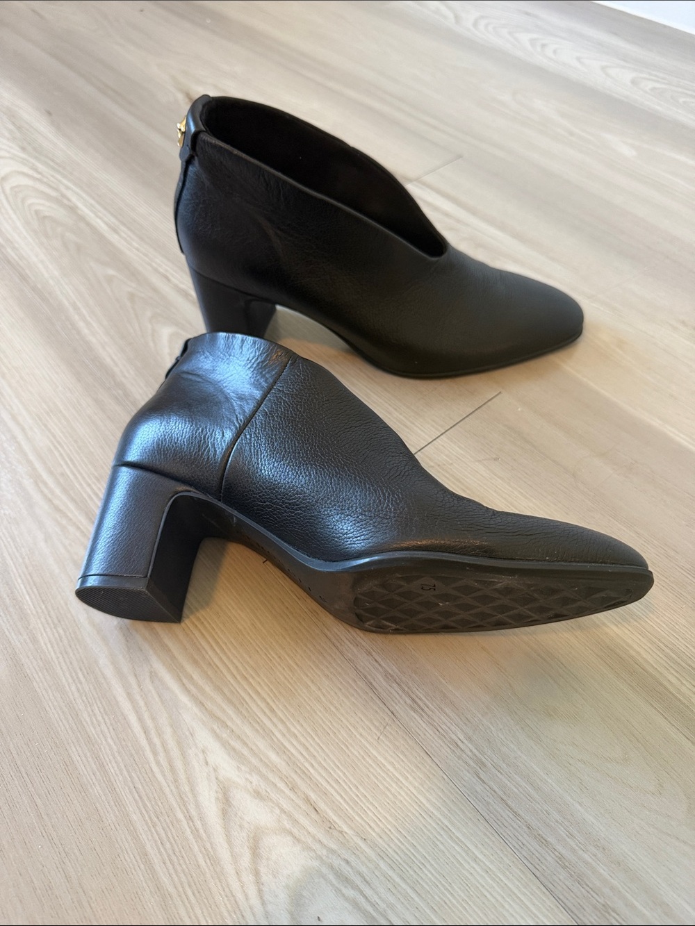 AEROSOLES Black Leather Ankle Booties with Block Heel